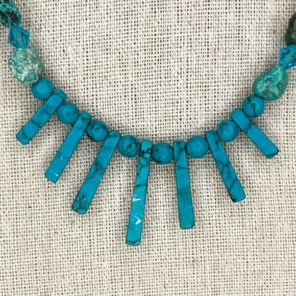 Faux Turquoise Beaded Stretch Necklace - Picture 3 of 4